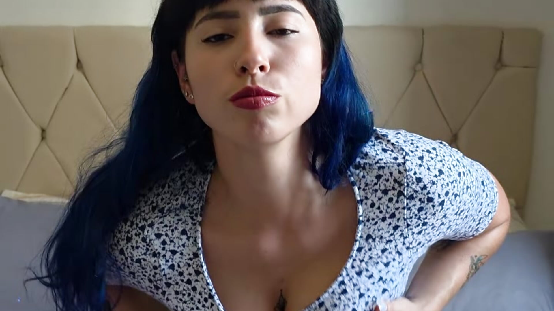 Vem brincar comigo, eu te falo o que fazer...