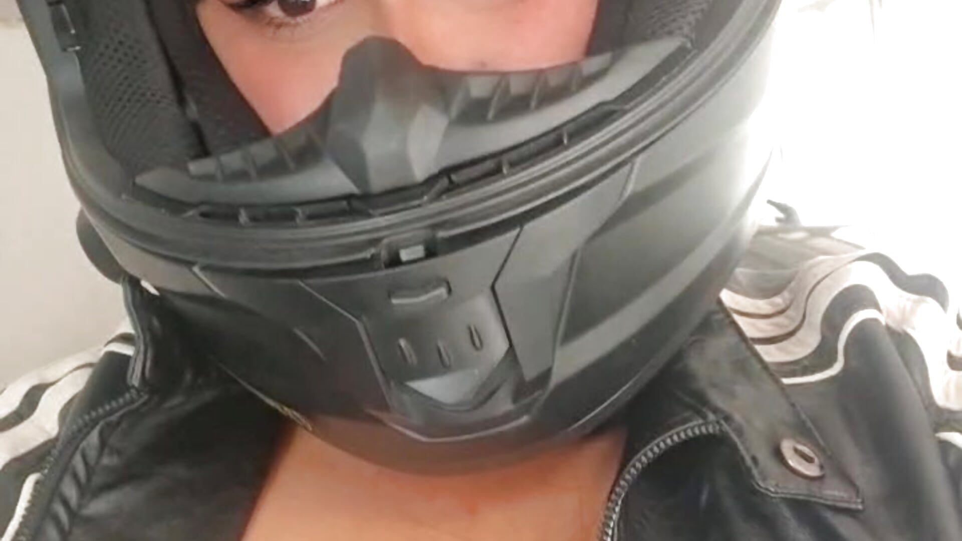 biker and helmet🏍🥹 - clip cu valen_ros model videochat