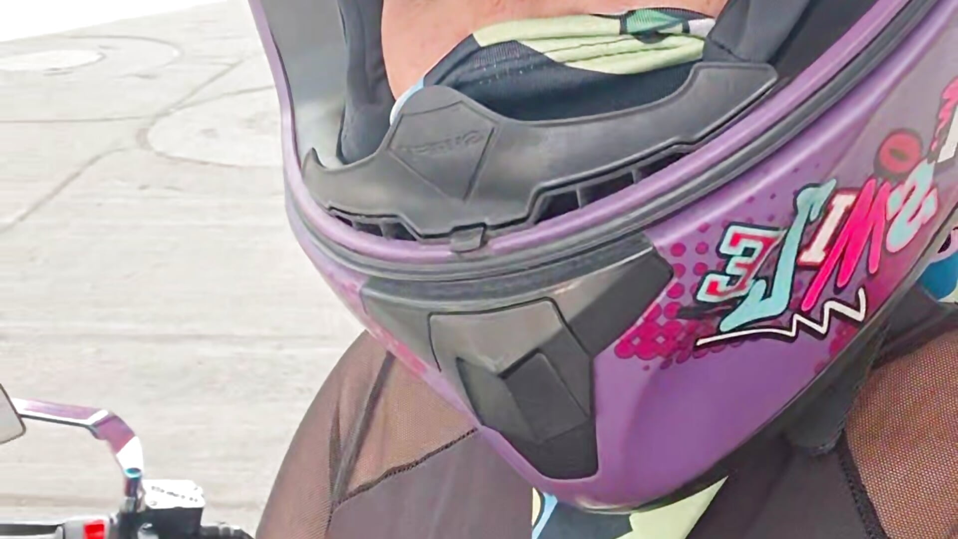 biker and helmet🏍🥹 - valen_ros主播的视频