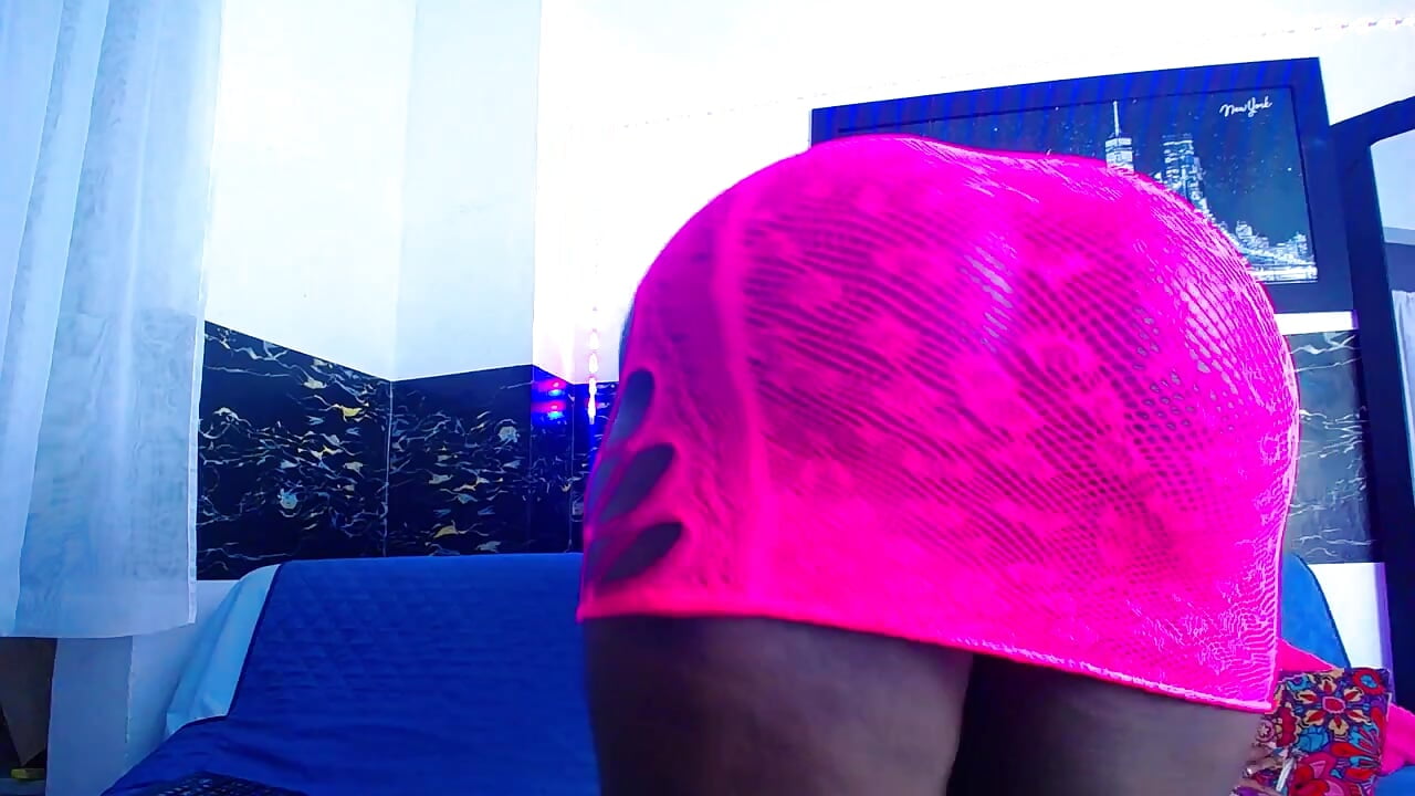 You need this juicy ass - video van neighbor-ebony cam-model