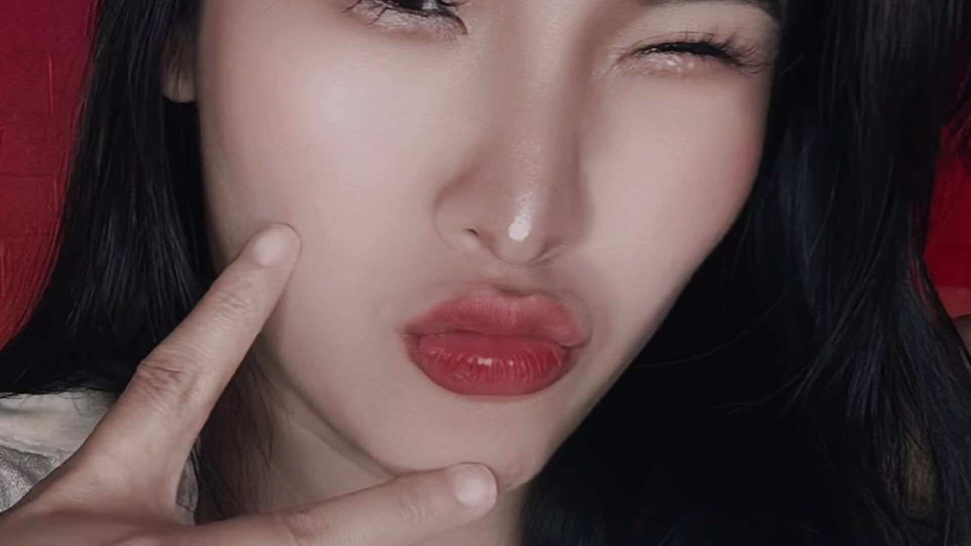 copy_28EF4B2B-DC2A-4525-B432-7D8544704F2A - LucyKiss adlı kamera modelinin videosu