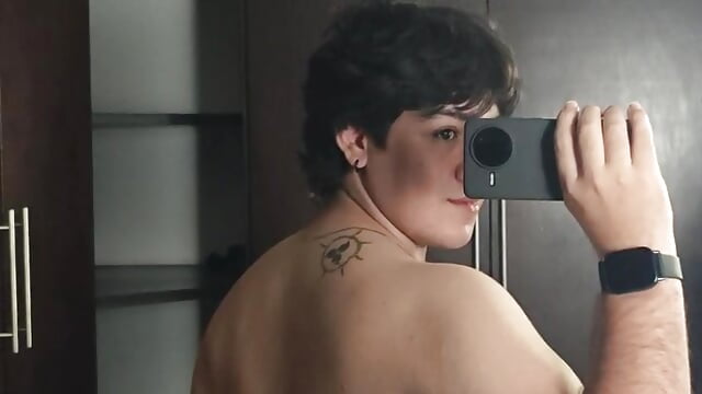 MY TATTOOS! 🔥 - video EmilyAndAndrew kameramallilta