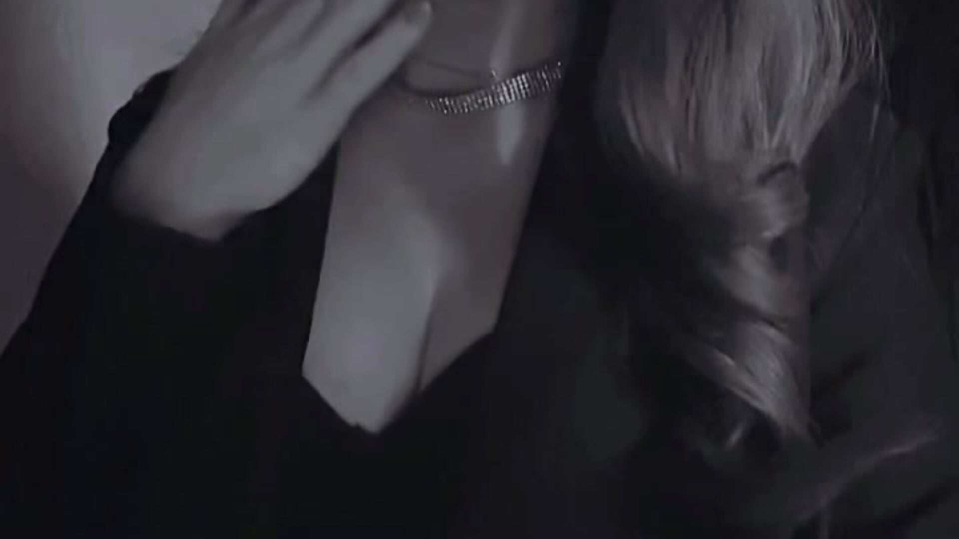 -243252069311736455 - відео від вебкаммоделі RoseShelton