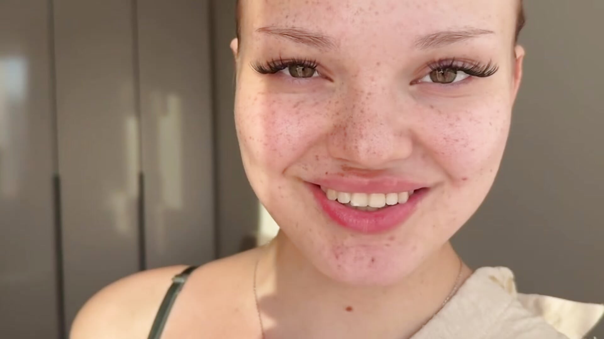 sun kiss - video by lunamuna_ cam model