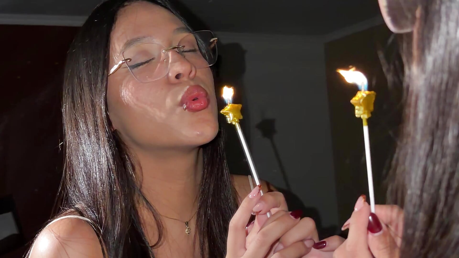 Let's blow together my little candle of birthday! - วิดีโอโดย HoneyDolllXXX โมเดลแคม