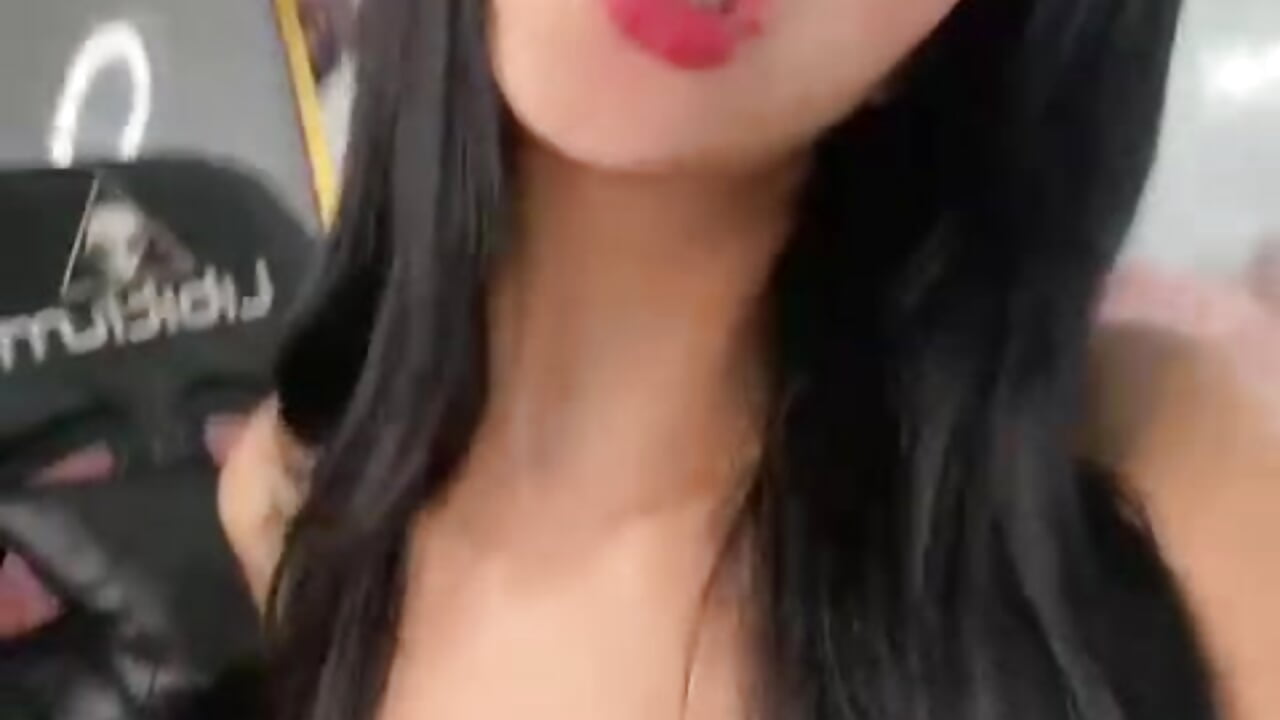 WhatsApp Video 2026-02-05 at 8,17,20 AM - video od modelky/modela Blue_skyx