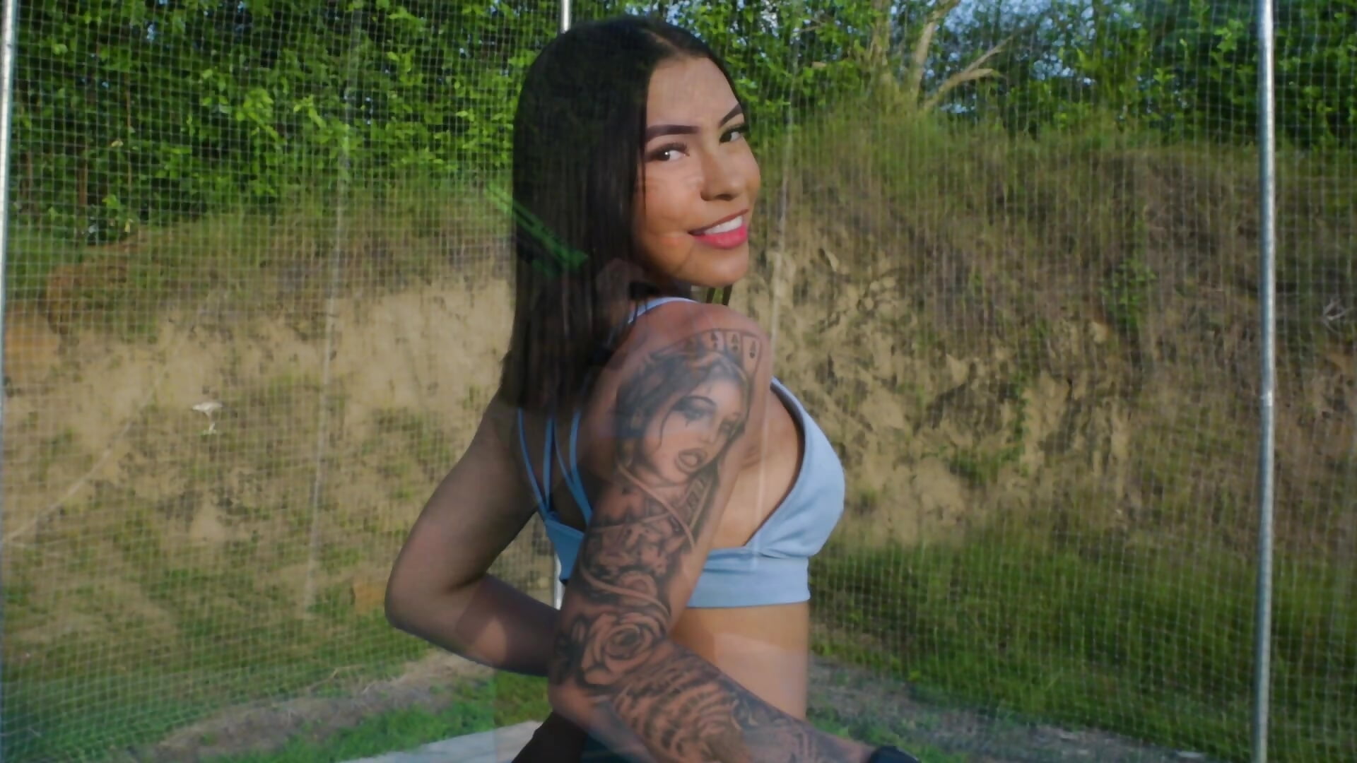 Playing Tennis… but I can’t stop teasing - video van AishaKassandra cam-model