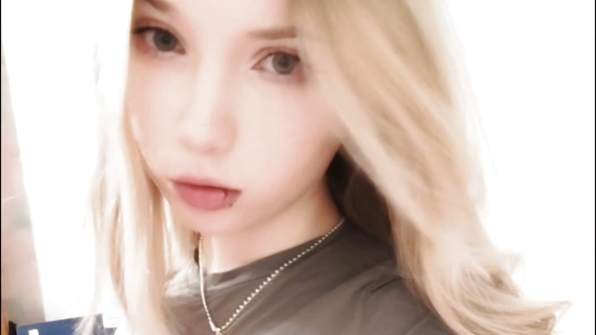 :P - TiaBIanks 캠 모델의 동영상