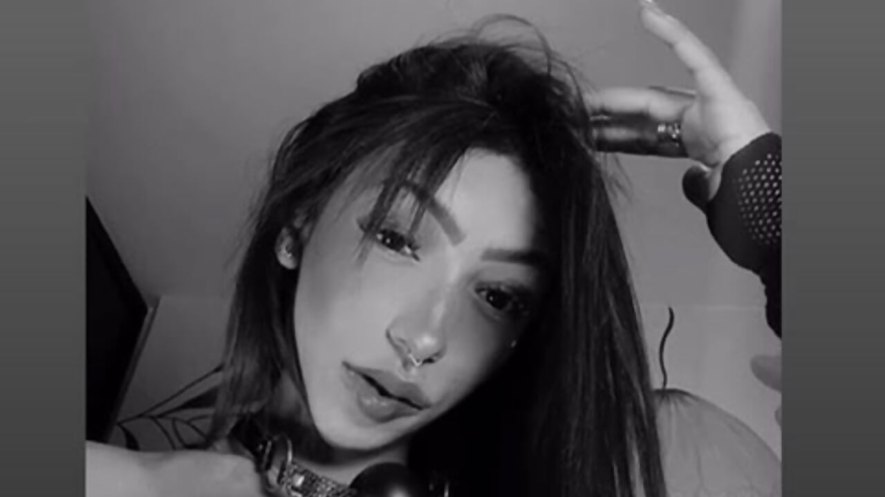 HOT🥵😈 - video van Emma_Hearts cam-model