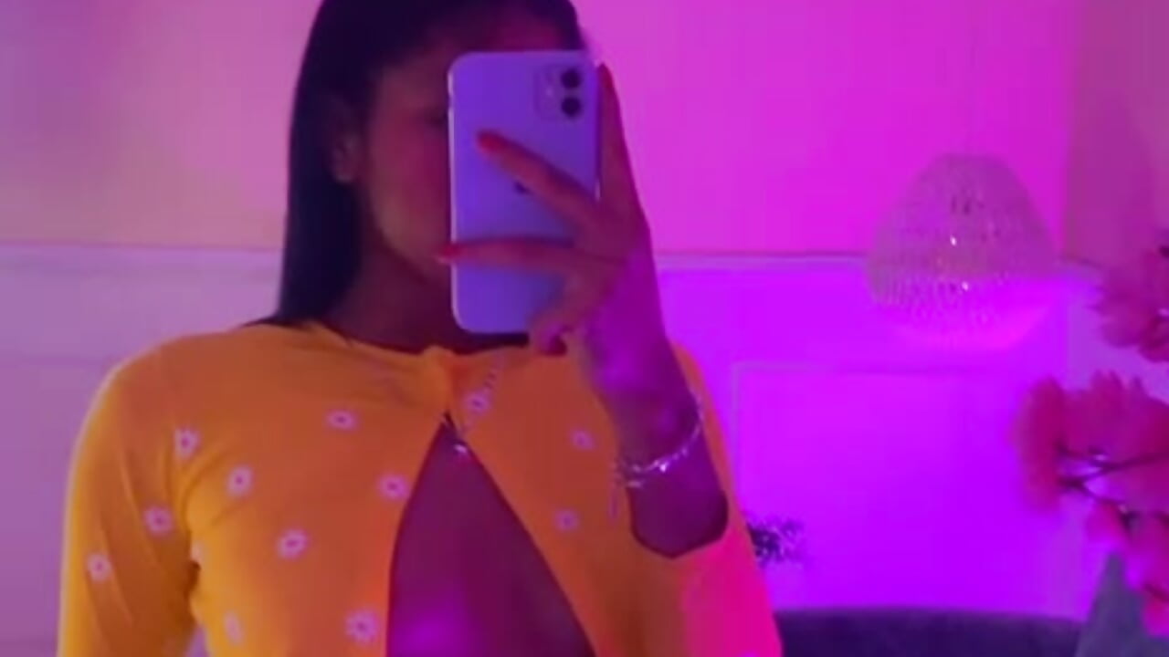 kisses - ক্যাম মডেল ElectraJonesX-এর ভিডিও