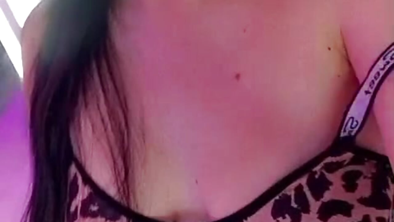 hi loves 🍆🤤 - video by Alanna__scott cam model