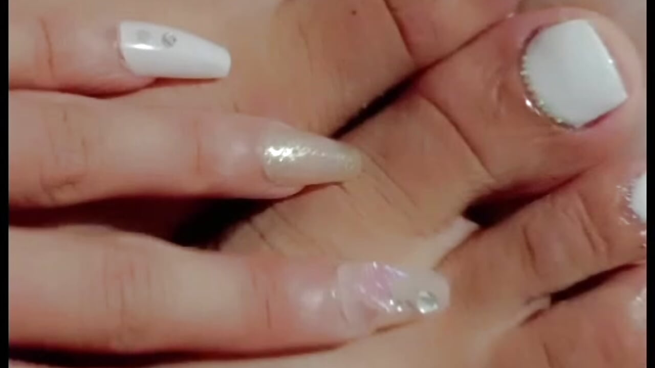 beautiful feet and hands - video van Makeyla_Fox_ cam-model