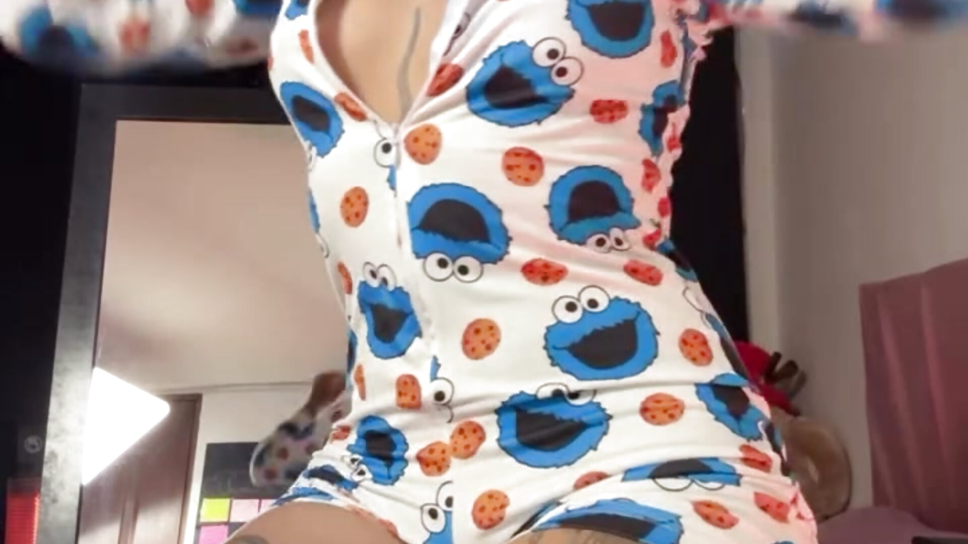 eat cookies 🍪🍪 - _Saraaparker_主播的视频