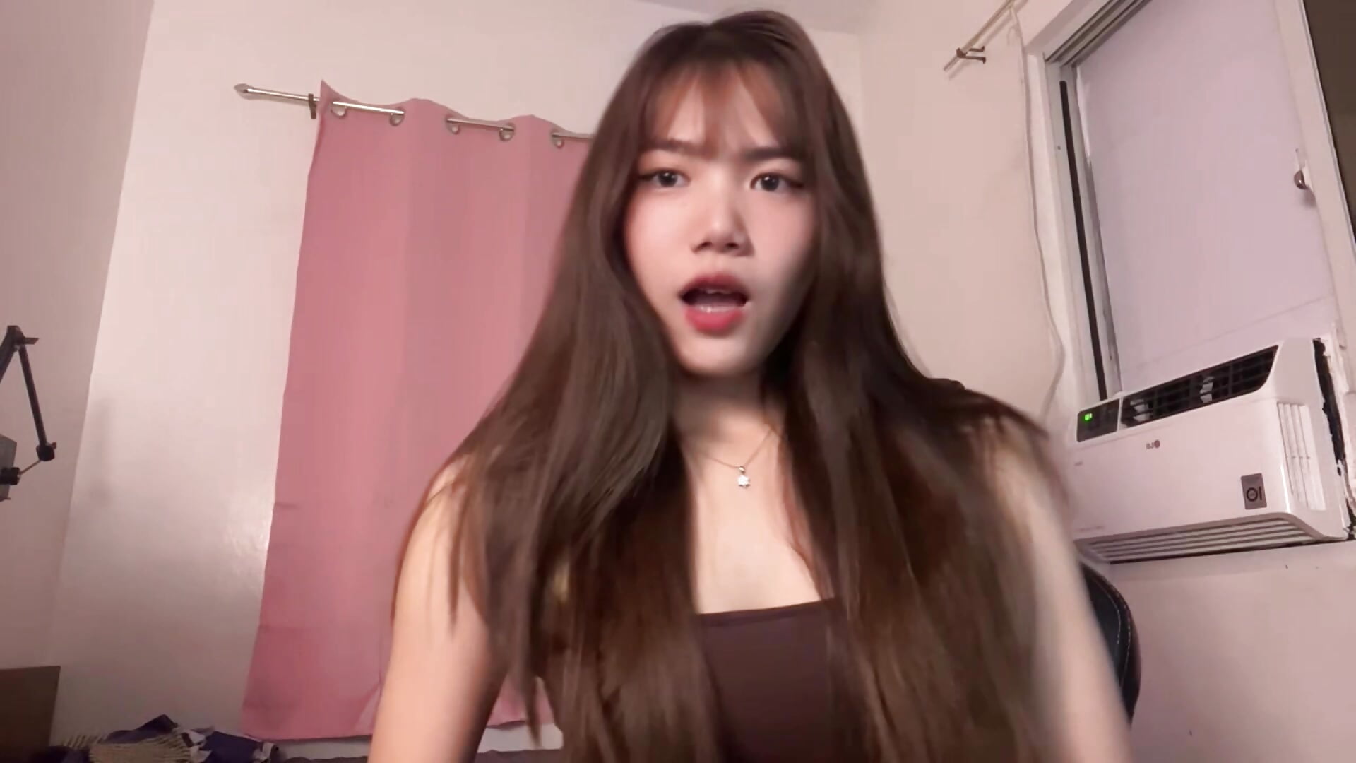 Wanna be yours🖤 - Daphniie主播的视频