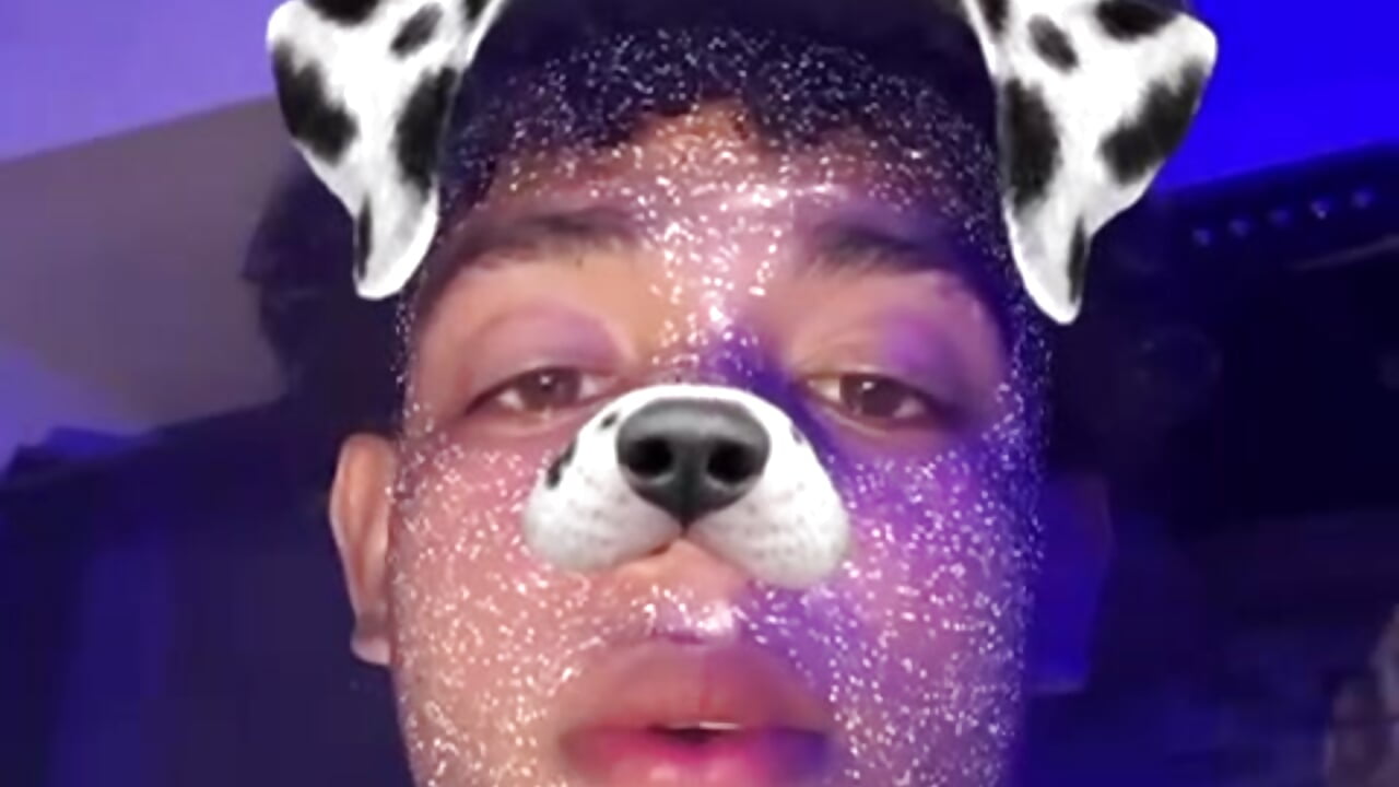 kiss - วิดีโอโดย 777_dmz_ โมเดลแคม