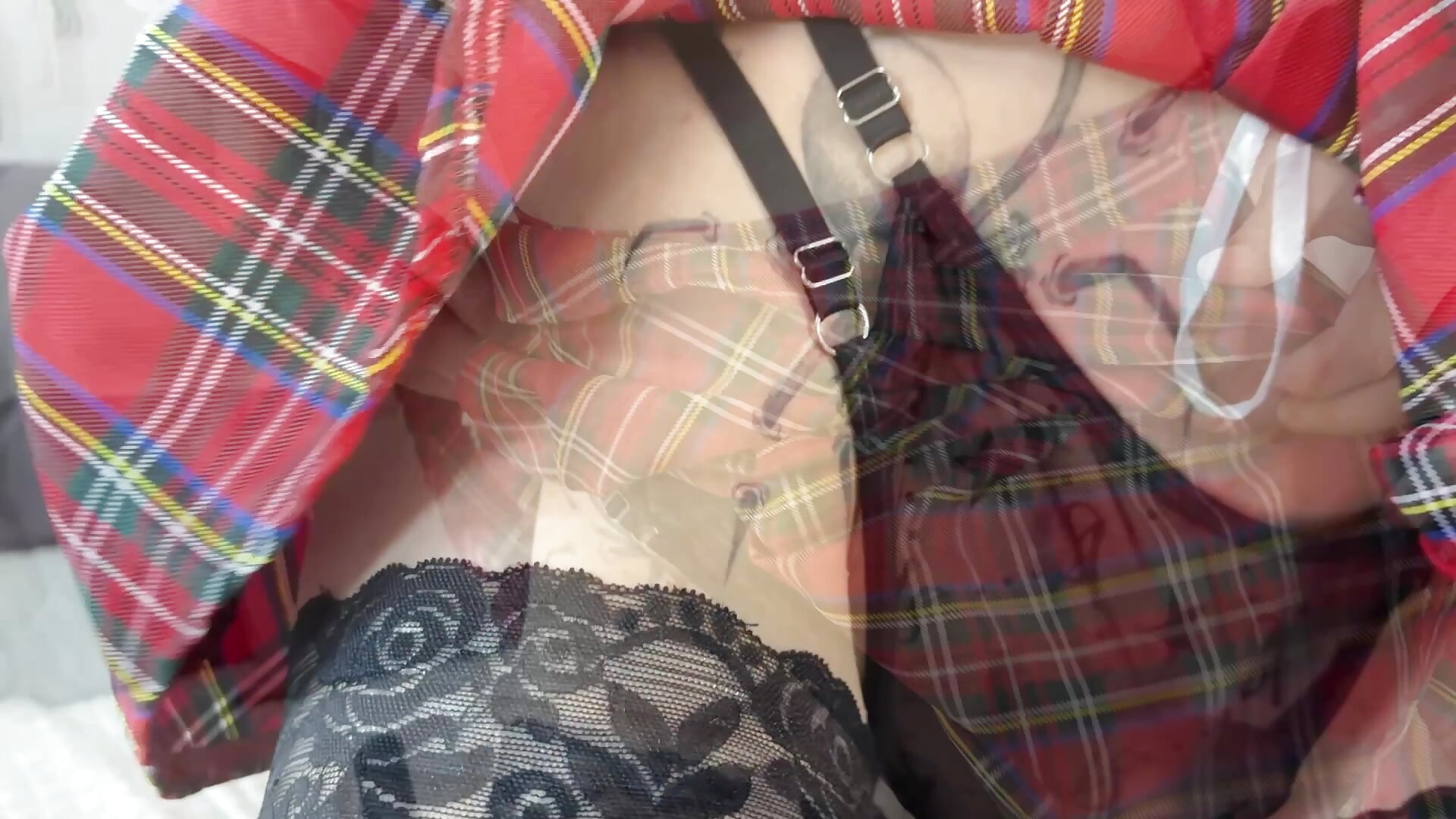 Tattoo on my body - video Amina_Youn kameramallilta