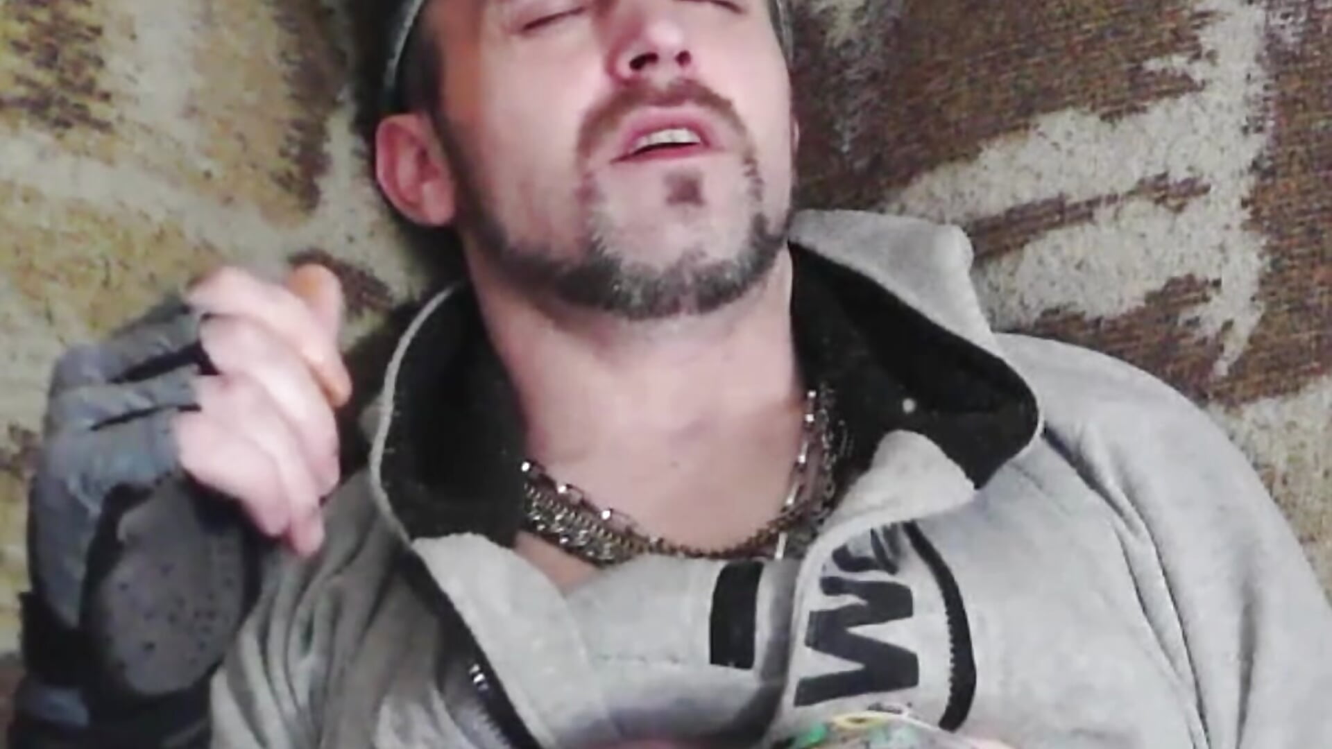 Solo pleasure post live 💜 (voyeur) - vidéo du modèle de showcams SwatRocShy