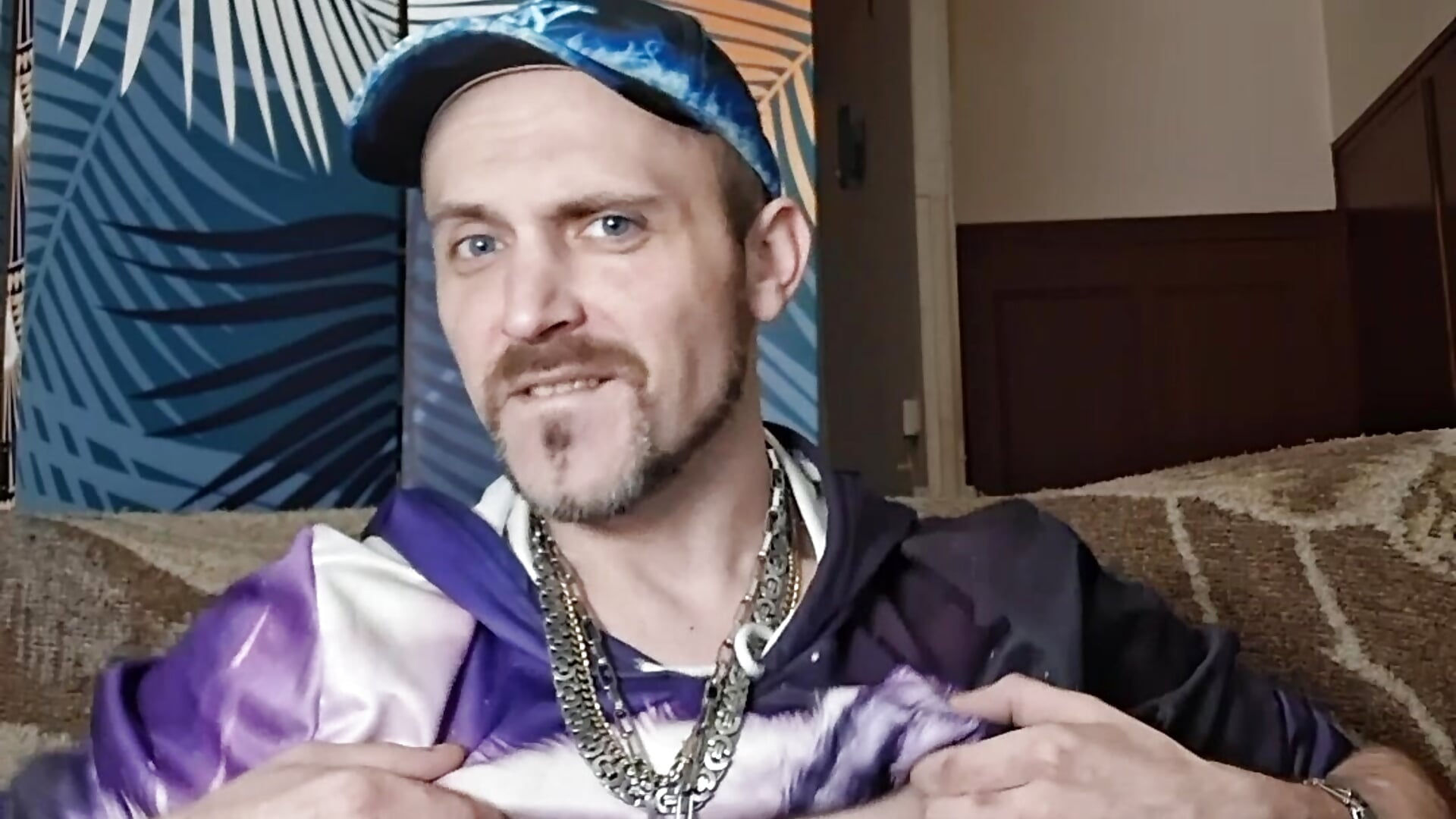 On remet ça ? J'aime trop 👿 - video by SwatRocShy cam model