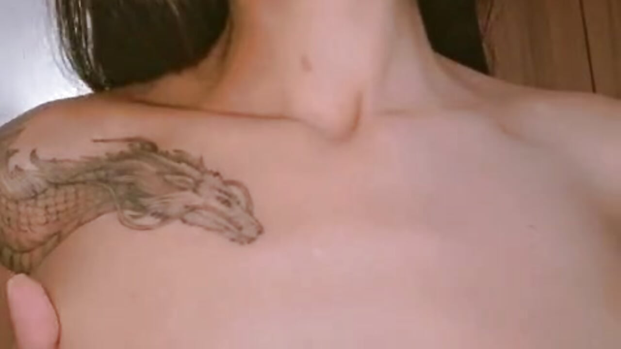 Boobs + Saliva 💦－カメラキャストのnix_rave1の動画