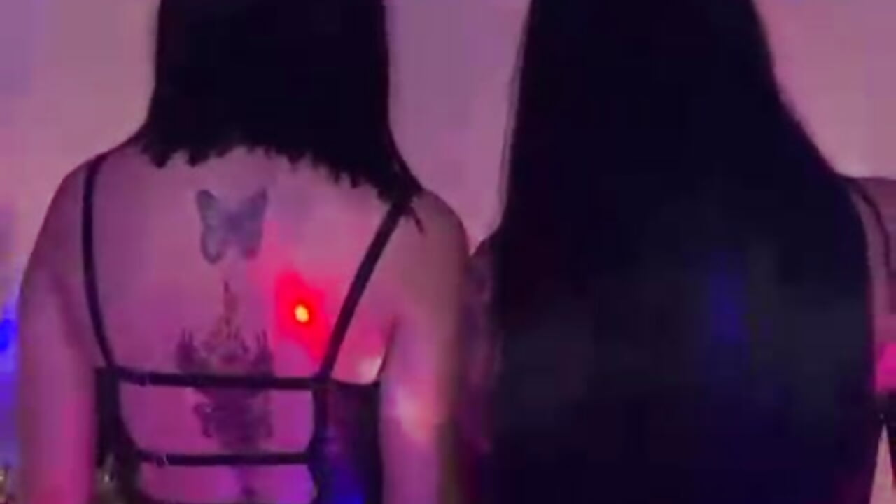 😈❤️ - วิดีโอโดย PetiteFriends โมเดลแคม