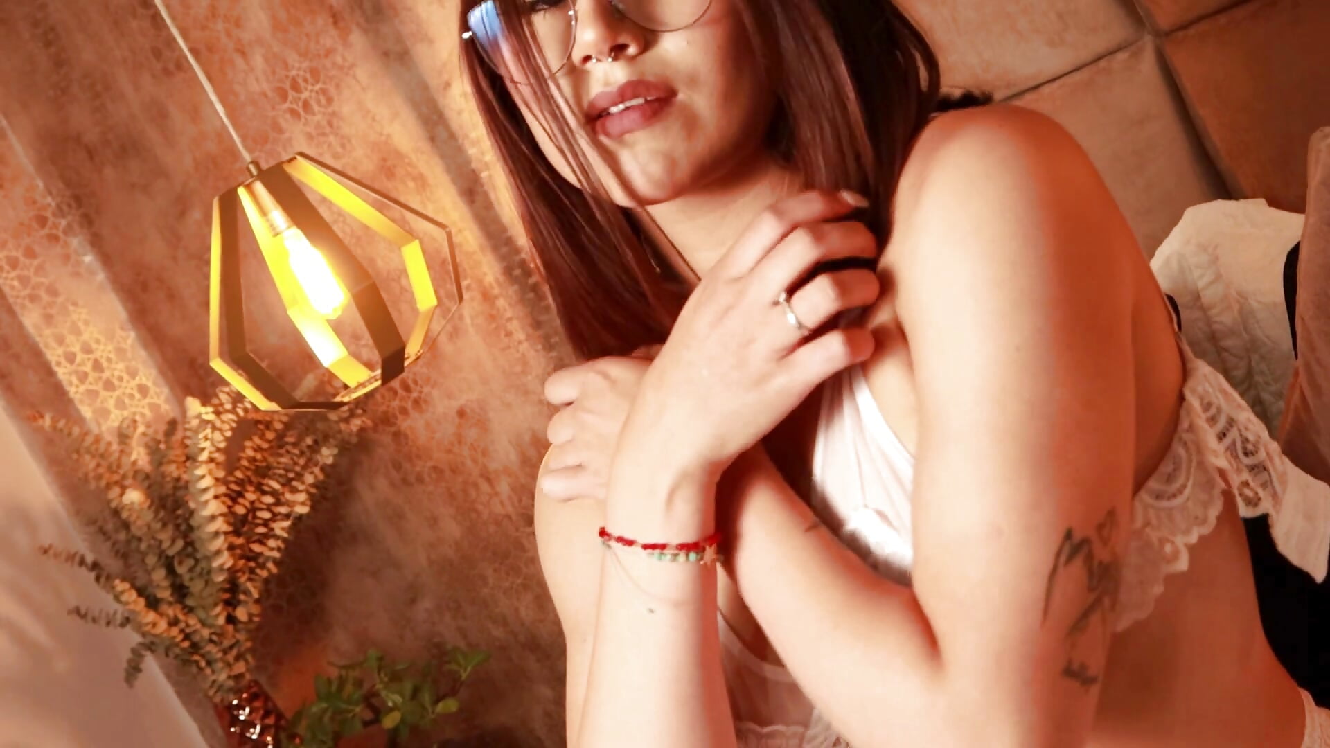 STRIPTEASE TEASER – video af GinebraBelucci_ cam-model