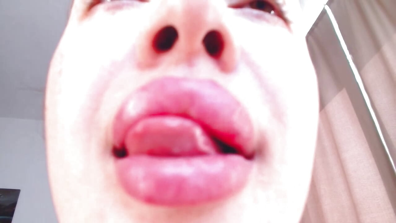 The perfect lips - vidéo du modèle de showcams Eva_Allen
