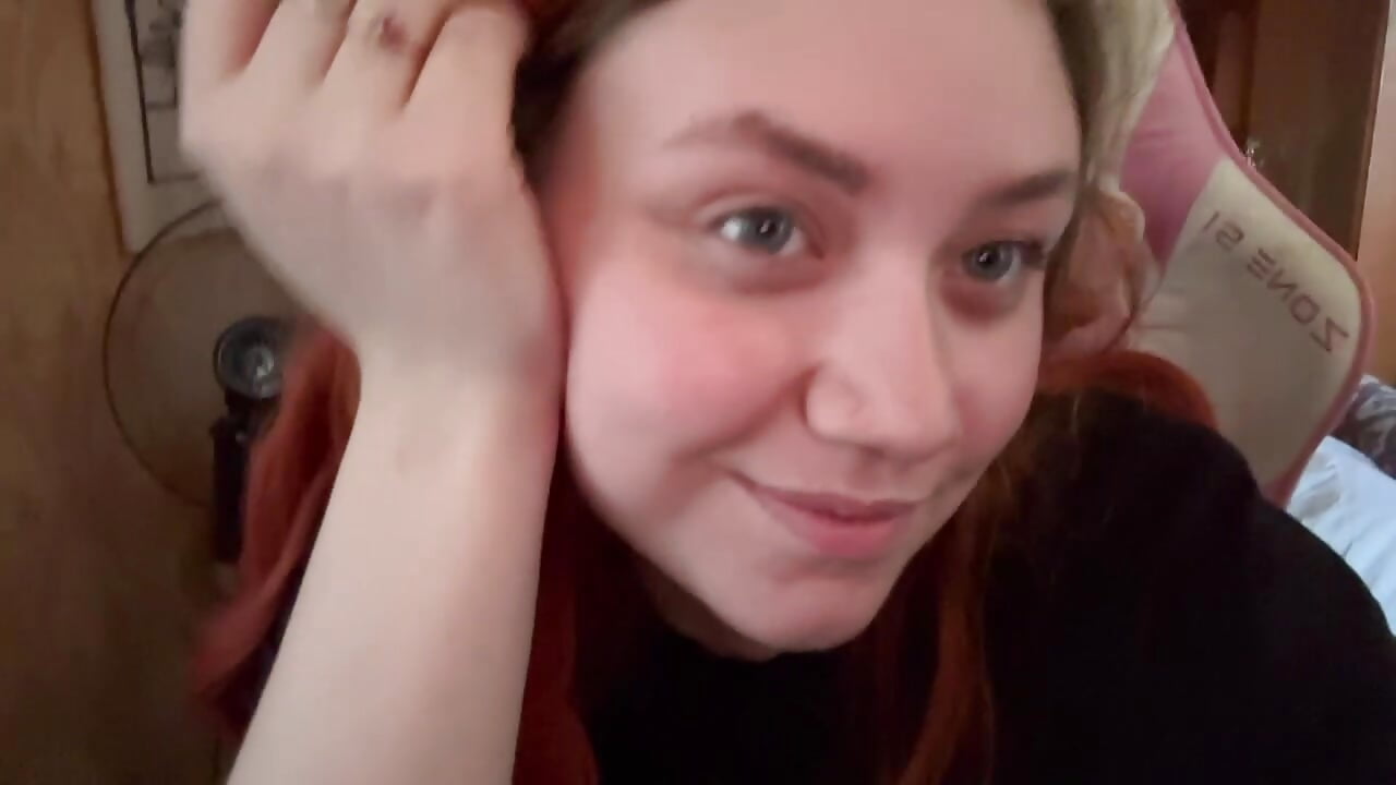 Hey there!♥ - video by shamy_lily cam model