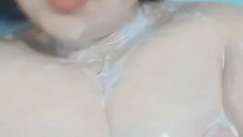 And what if we take a bath together? - відео від вебкаммоделі Rachel_sweety1