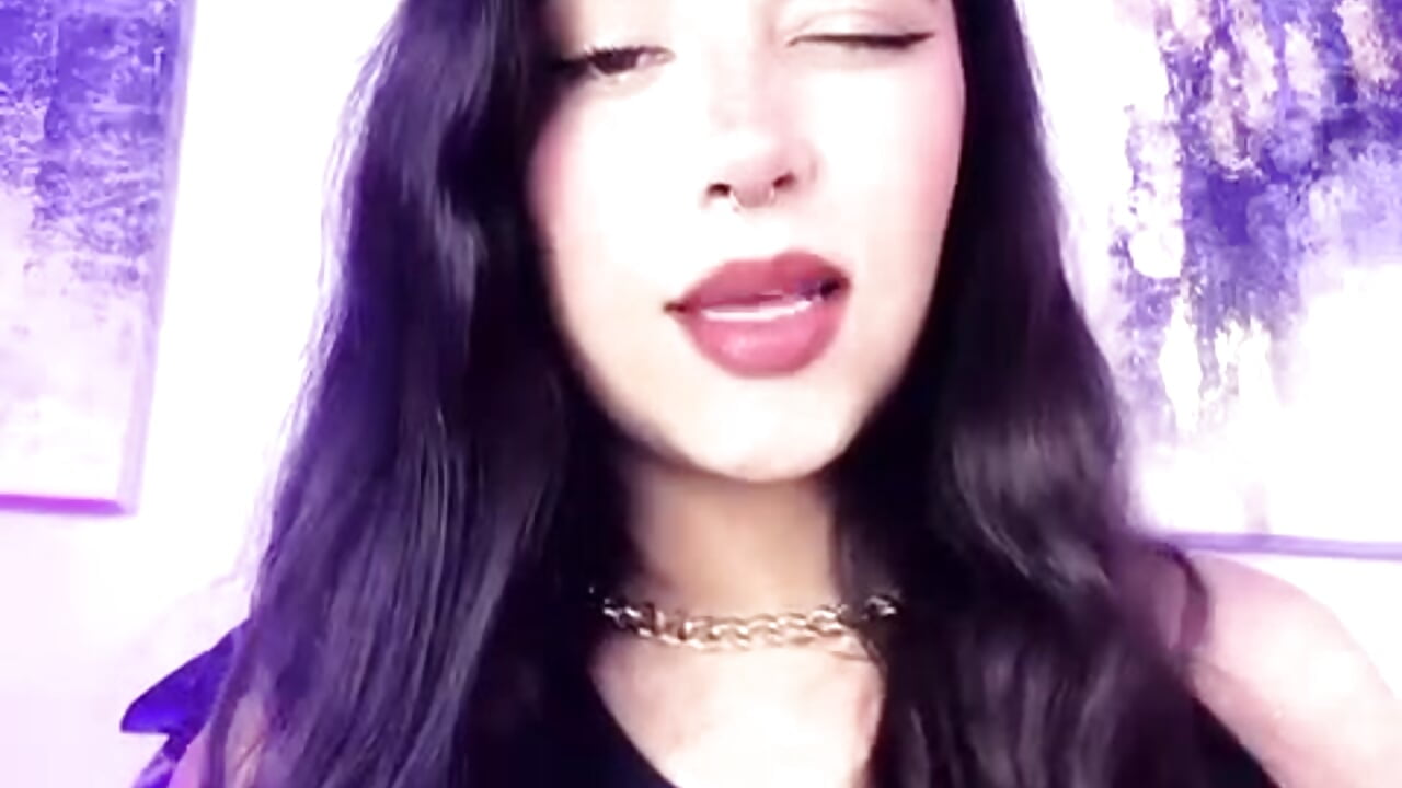 Just me being cute for you 🌺 - video oleh model kamera novaa_velvet