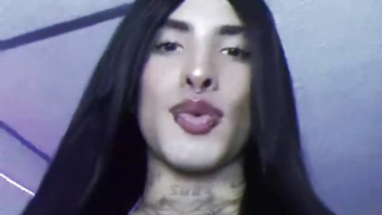 love me - βίντεο μοντέλου nebullax_mcqueen