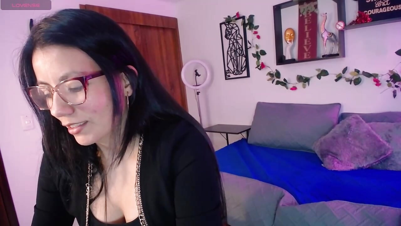 A little of me — filmik QueenRose94, modela(-lki) na kamerkach