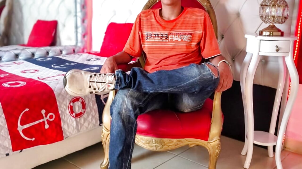 A LITTLE ABOUT ME – video modela na kameri Bram_Duarte