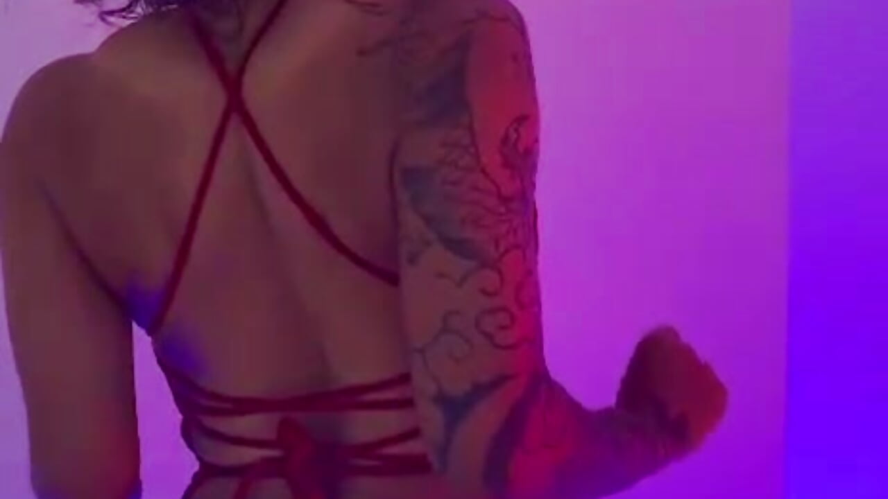 Tattos Valk  ♥ - video của người mẫu cam Fit_valkiria