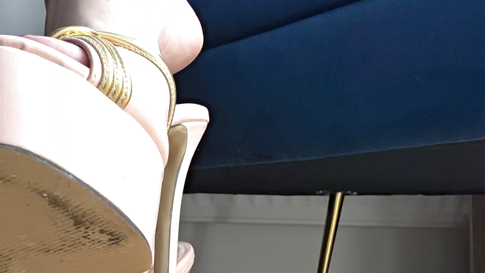 STOP & GO SOUS MES PIEDS SALES – video af Dame_Melina
