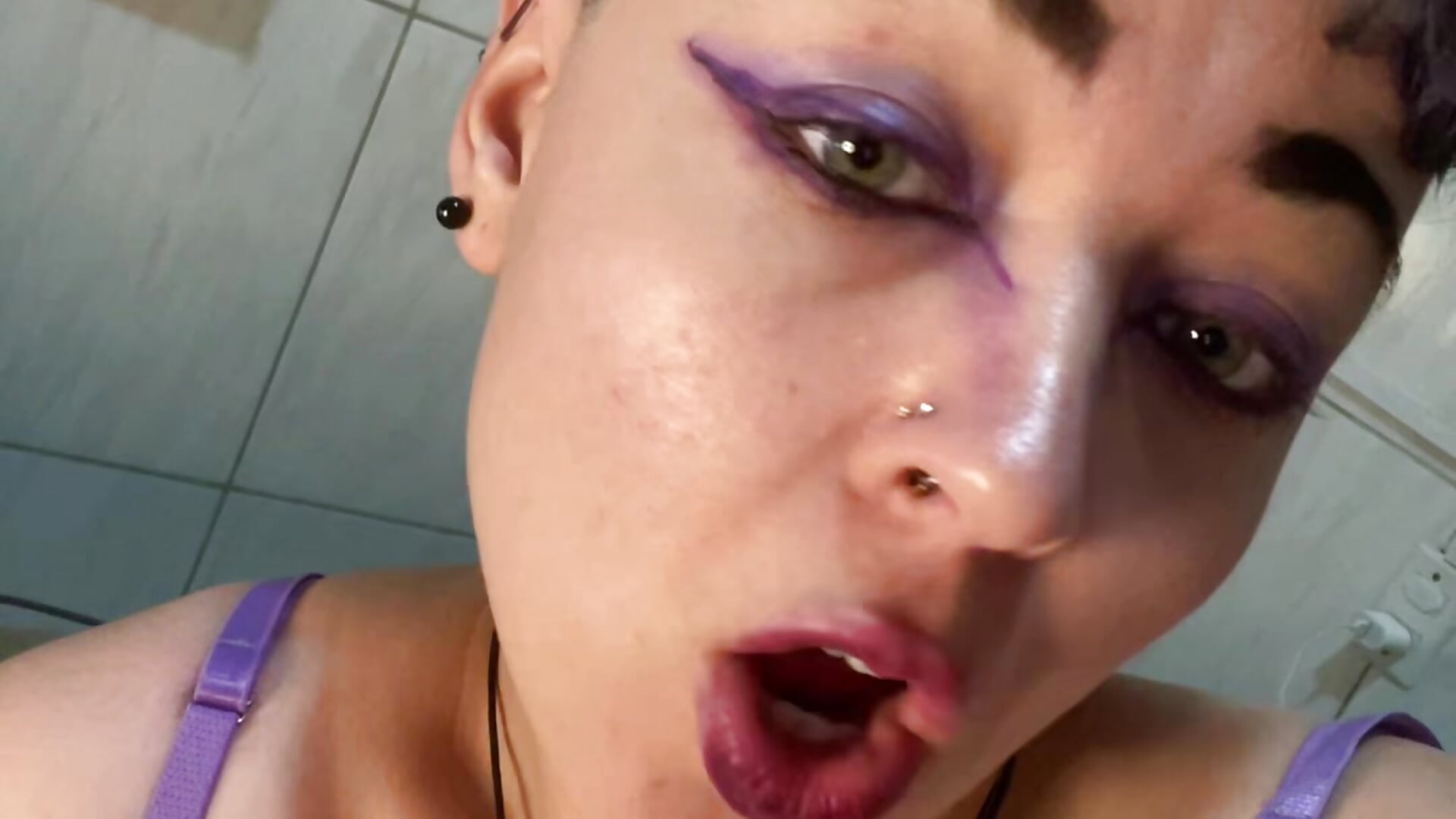 It’s Friday and your home all by yourself lonesome - video by kittyfitty29 cam model