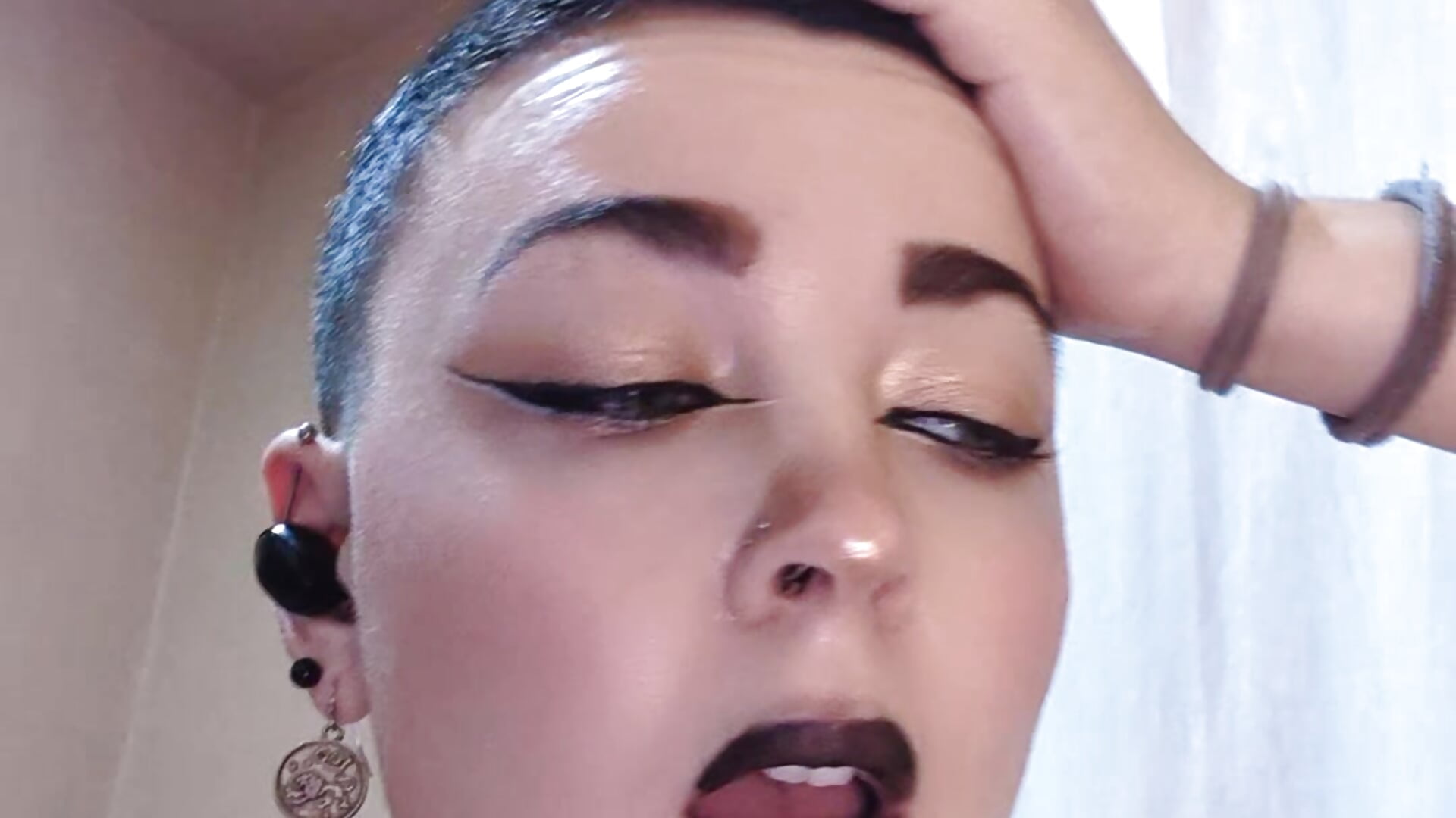I won't be on streams till I get a new computer - video by kittyfitty29 cam model