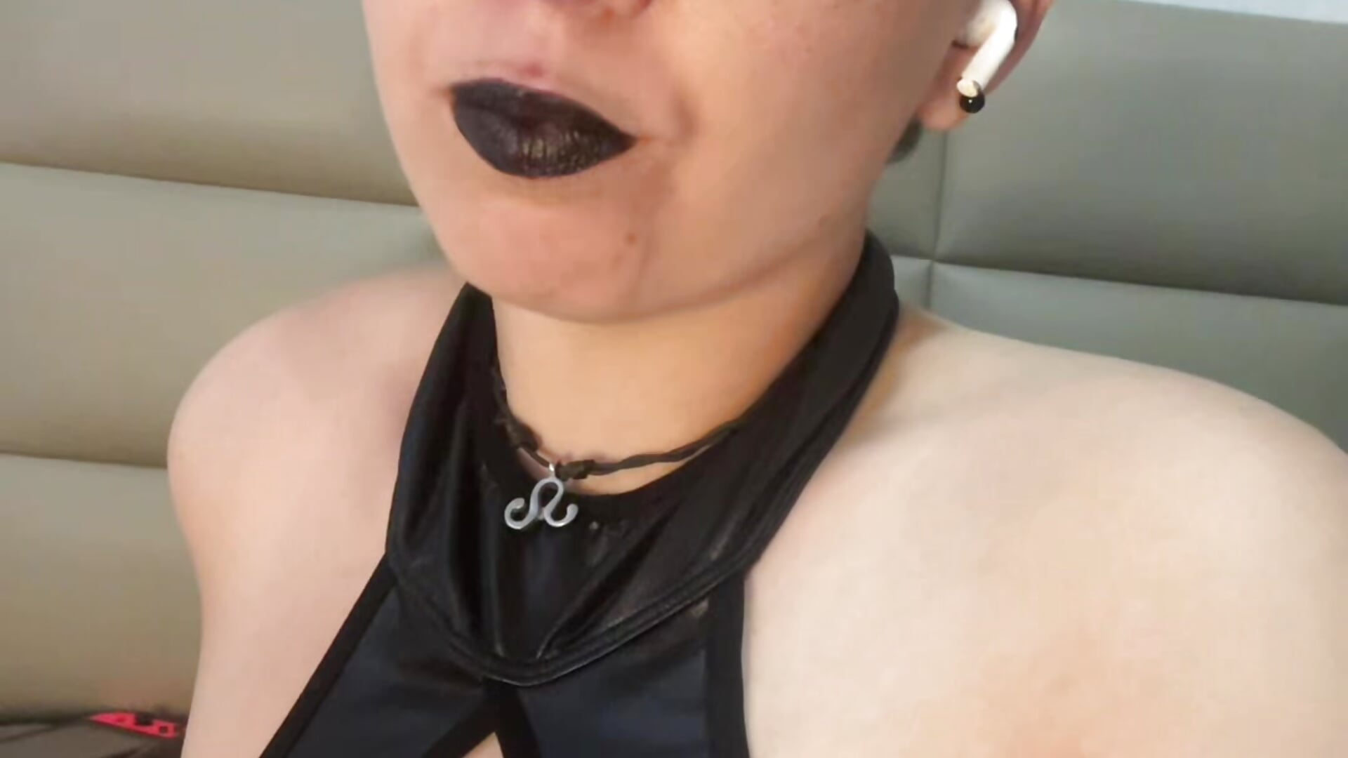 Happy Friday - video by kittyfitty29 cam model