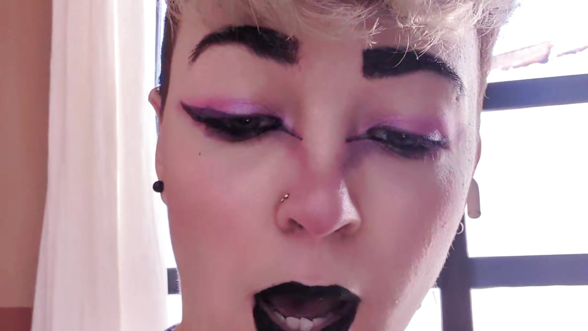The cockiest goth Baddie around - kittyfitty29 캠 모델의 동영상