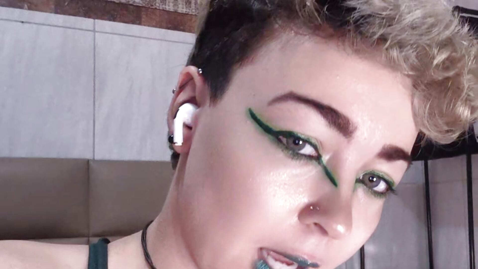 We already hit one of my spicy dance goals tonight - video oleh kittyfitty29 kamera model