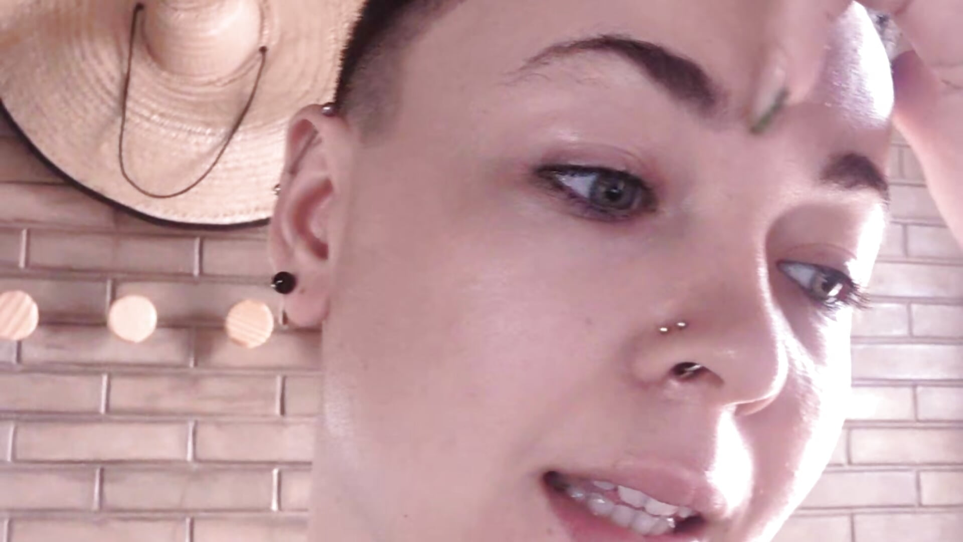 hopefully I've figured out the configuration so my stream doesn't lag a bunch - video by kittyfitty29 cam model