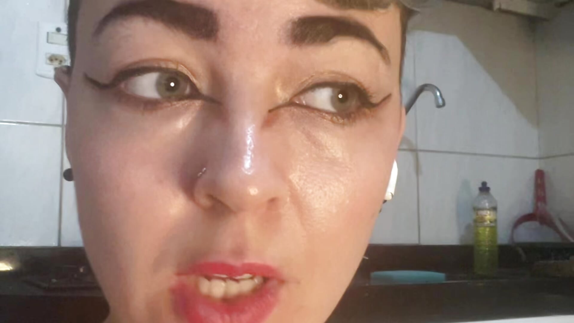 Yes I know exactly where you are scrolling rn – video od webkamerové modelky kittyfitty29