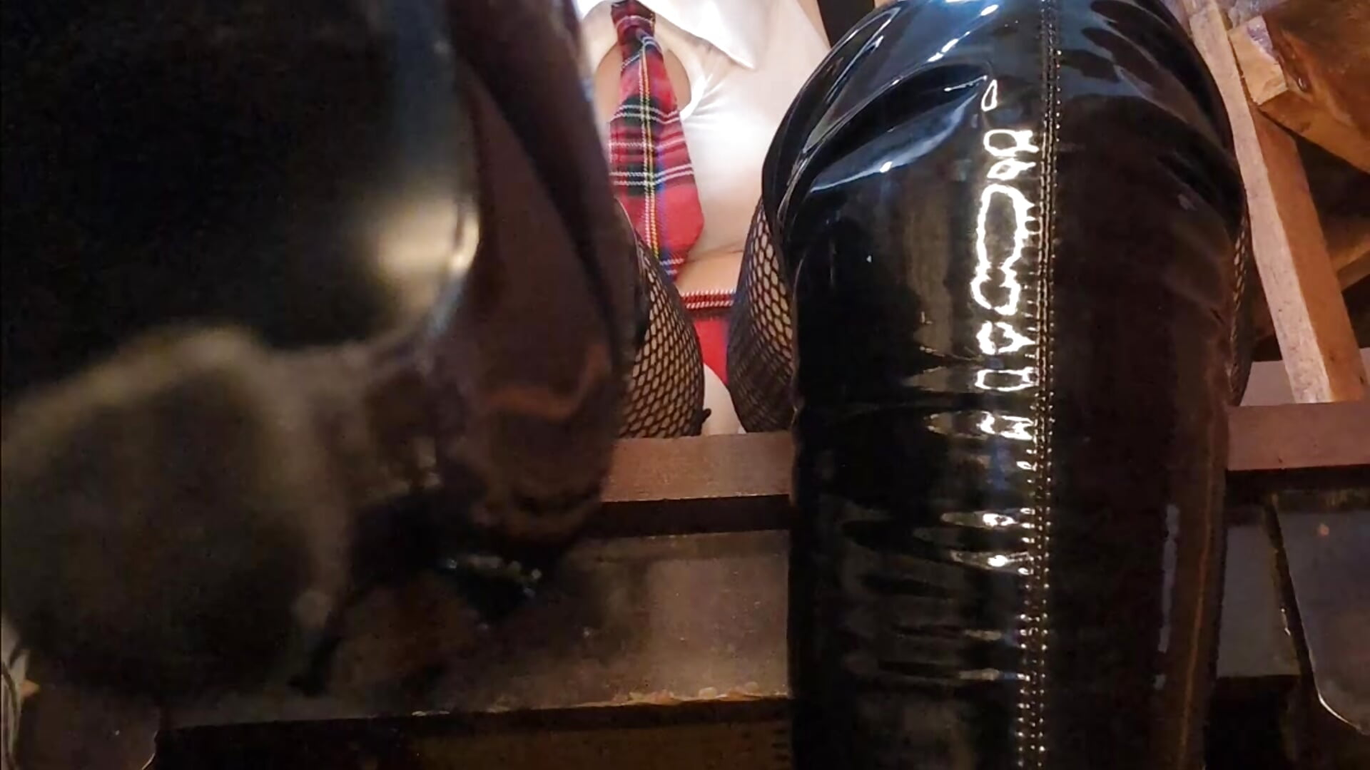 Trailer-Boot Lickers Hand Me Their Cash - video van kittyfitty29 cam-model
