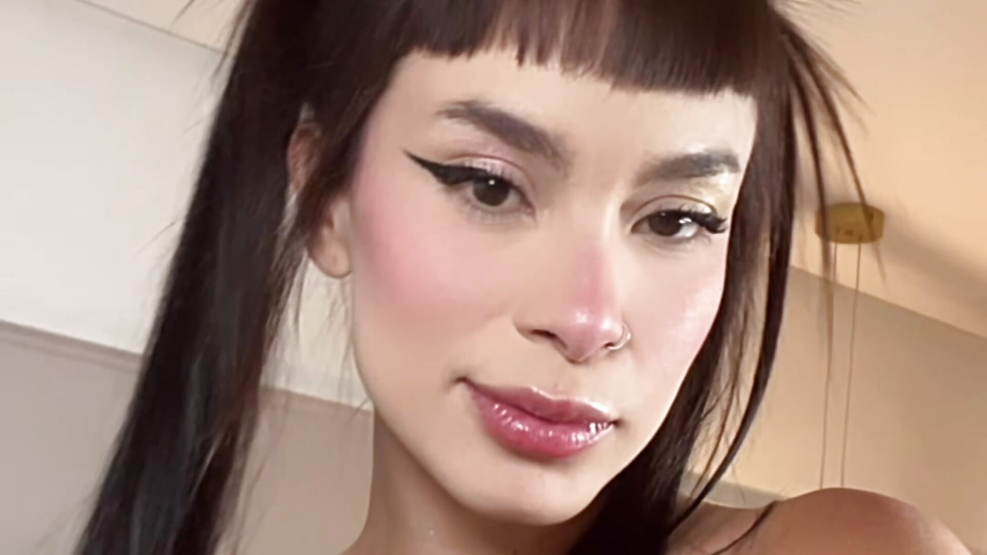 🌺 - video by violeta_rodriguezz cam model
