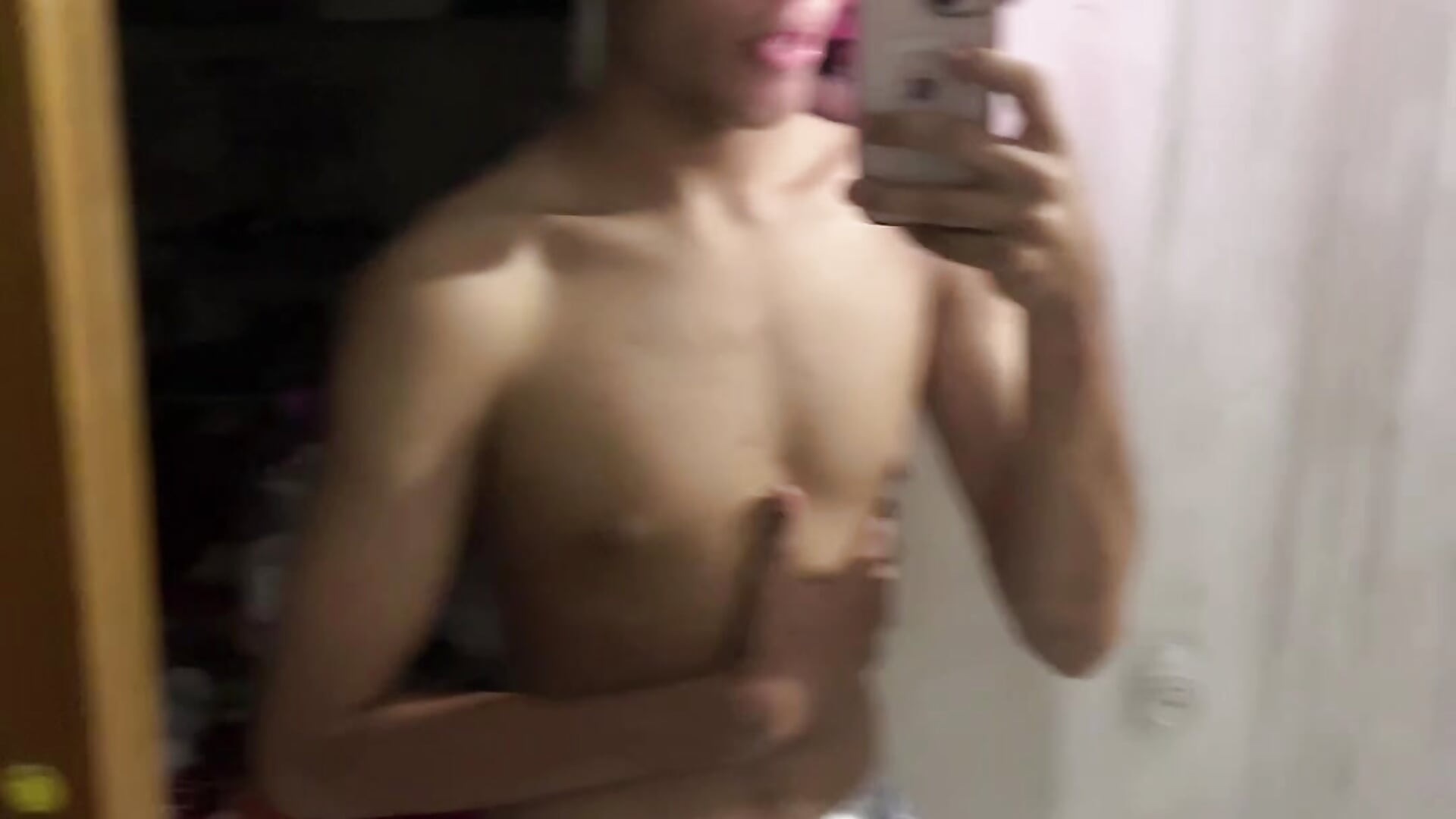 😍 Do you like my white shorts? 😏🔥 - ItsZairen adlı kamera modelinin videosu