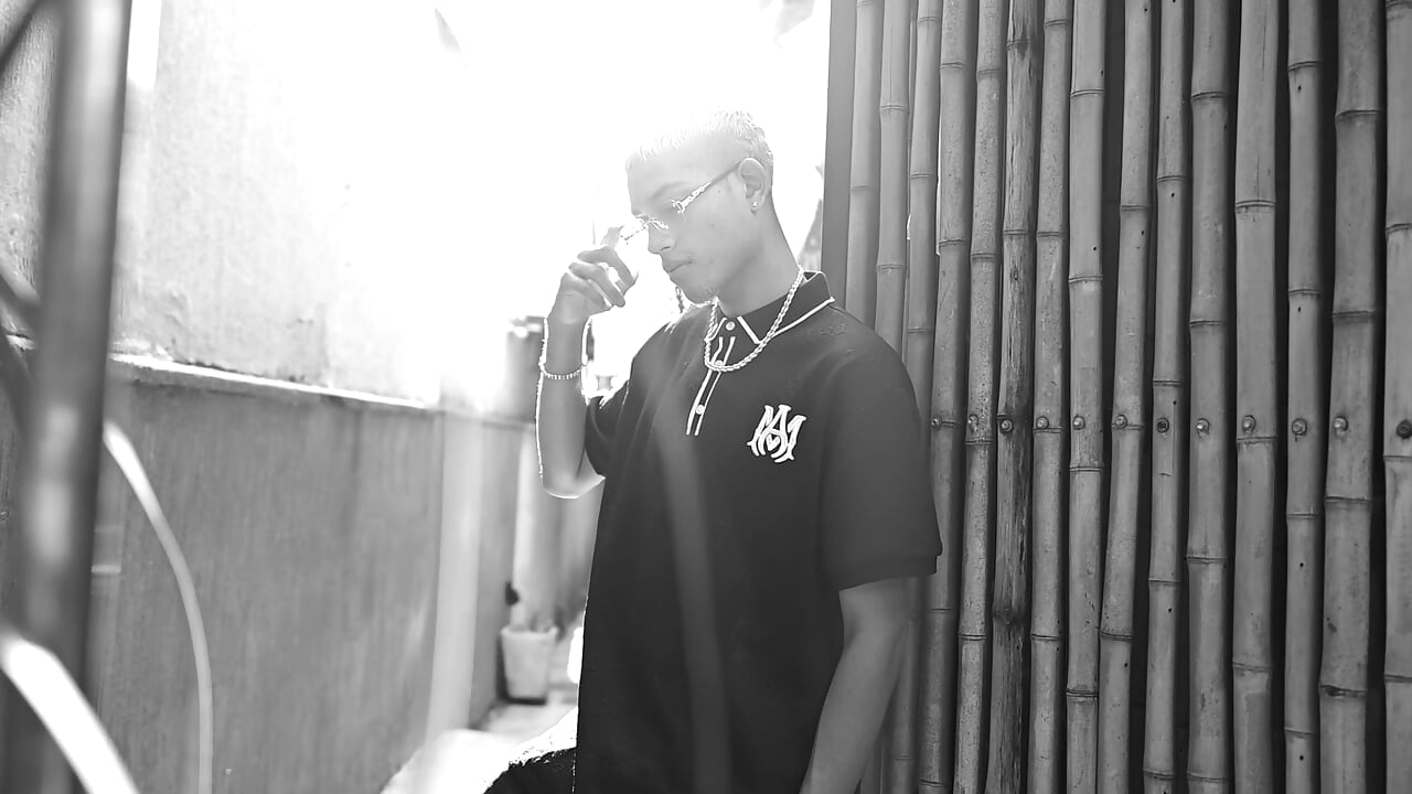 profile-intro-video-1772606739 - video oleh model kamera ItsZairen