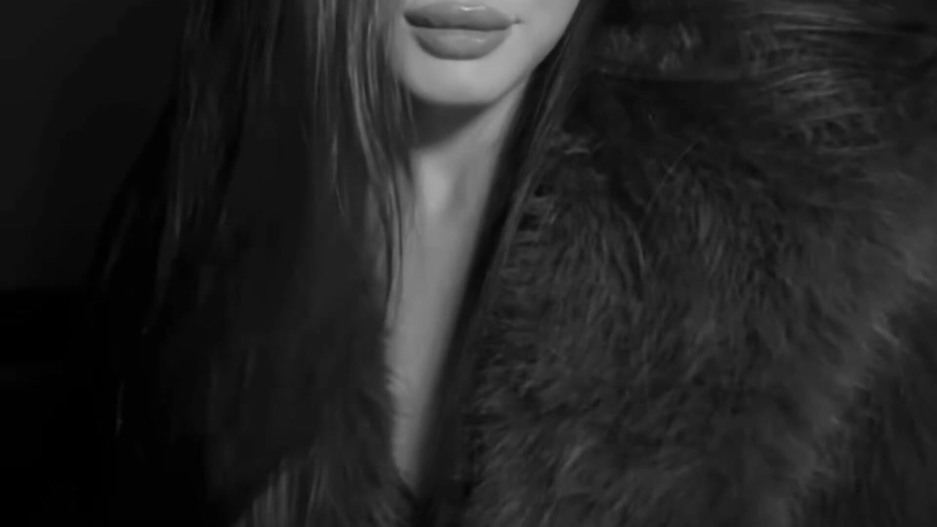 It's hot - video by VennieMiramontez cam model