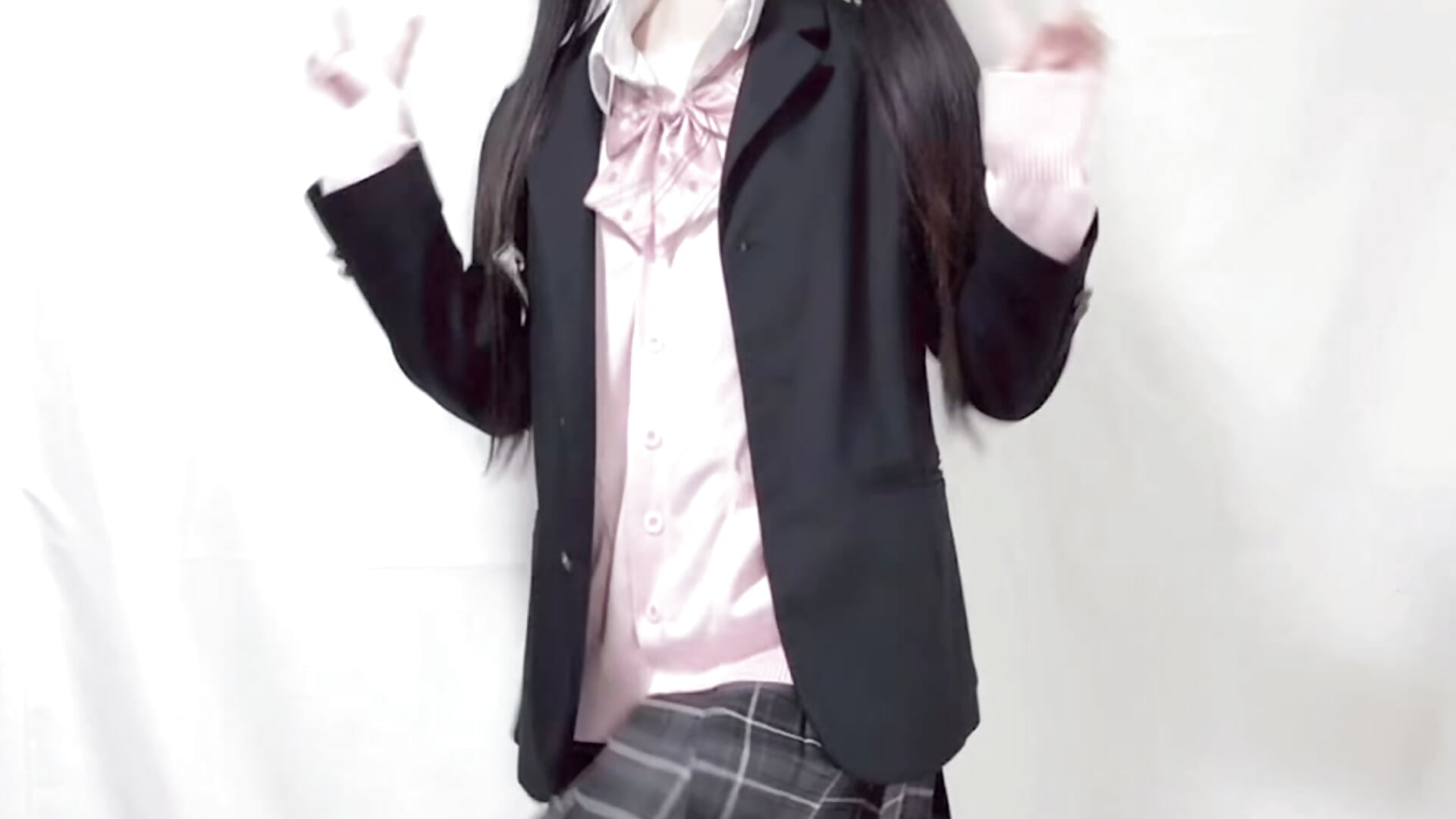 ScreenRecording_02-22-2026 00-08-05_1– RIRI_nyan kameramodell videója