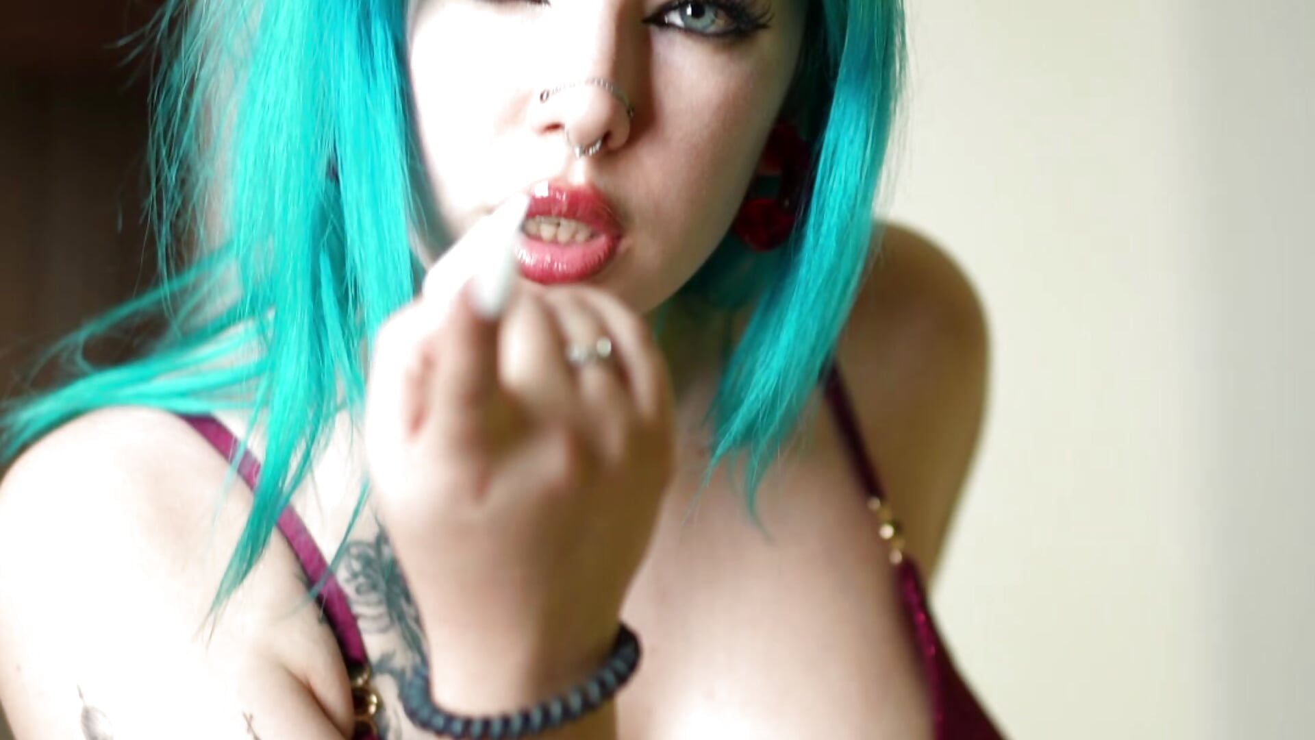 let`s dance w me 😈 - فيديو من heyitsrita موديل الكام