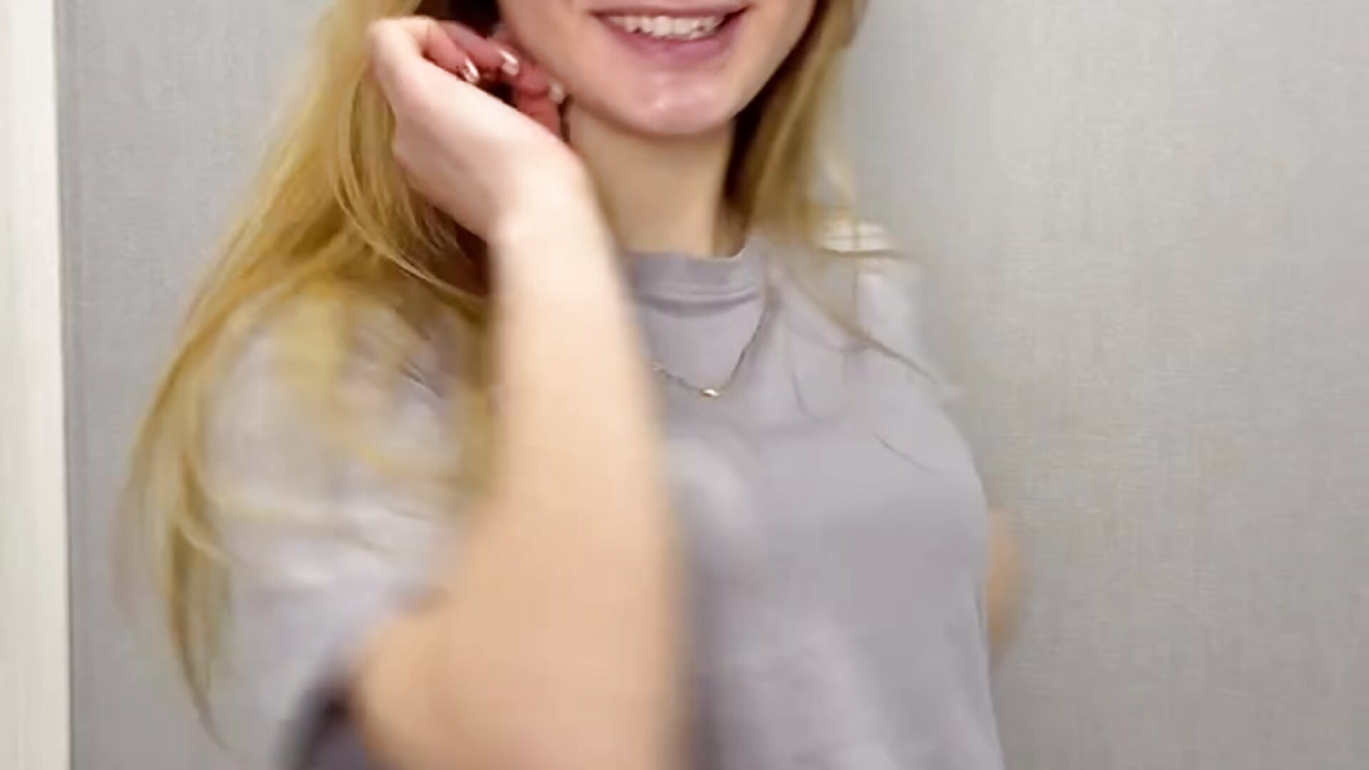 Hello <3 – video af CharaVaz cam-model