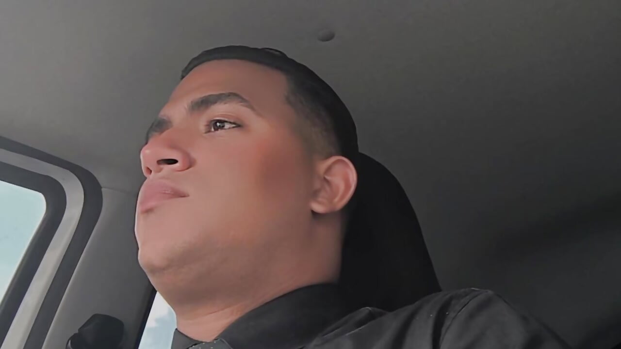 How do I look? – видео вебкам-модели sex_cam1